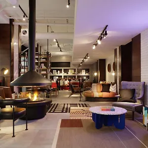 Moxy Downtown Hotel